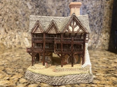 LOOK ** RARE The Grange ** David Winter Cottage w/box & COA - Image 1 of 4