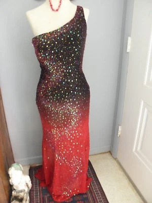 Riva Designs Negro a Rojo Lentejuelas Ombre Un Hombro Baile de graduación, Fiesta, Vacaciones, Talla 12 Foto 1 de 4