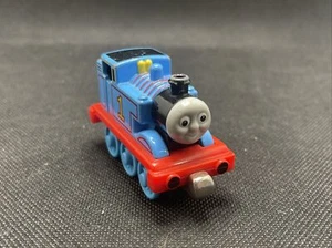 Thomas And Friends Diecast Thomas numero 1 treno magnetico 2002 curva di apprendimento 5 - Foto 1 di 6