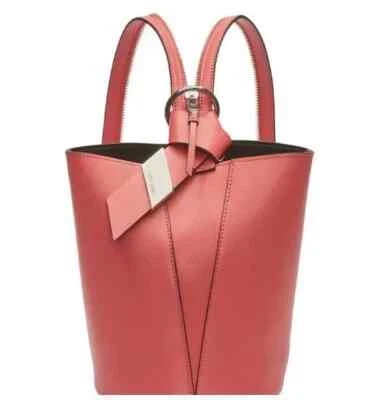 Mochila Hobo Convertible de Cuero Calvin Klein Karsyn Foto 1 de 4