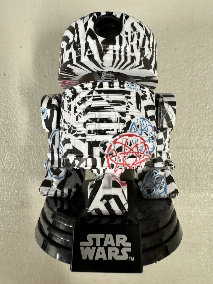 R2-D2 (Futura) 31 ~ Star Wars ~ Funko Pop Vinyl ~ Out Of Box (OOB) - No Box - Image 1 of 4