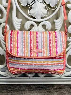 NUEVO~Vera Bradley~Cartera Bandolera con Solapa~Rayas de Confeti~Rosa~Multi~PVC Guijarro Foto 1 de 4
