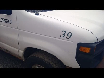 Guardabarros derecho pasajero para camioneta Ford E350 608059 08-19 21-23 Foto 1 de 4