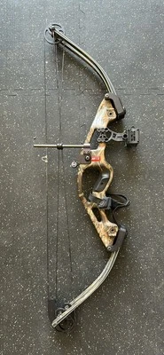 Hoyt MagnaTec XT2000 Compound Bow. - Image 1 of 4
