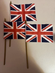 Nuevo Lote de 3 Banderas Británicas. "4"" X 6""" - Imagen 1 de 2