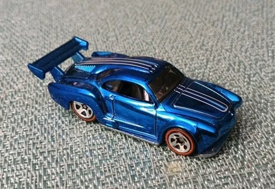 Coche Hot Wheels Spectraflame azul VW Volkswagen Karmann Ghia líneas rojas como nuevo suelto Foto 1 de 4
