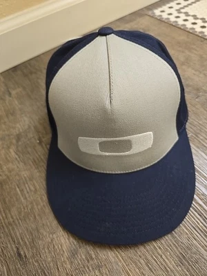 Oakley Logo 110 Flexfit Tech Times Supermarket Hawaii Blue Snapback Hat cap Nwt - Image 1 of 4