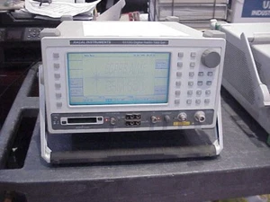 Conjunto de prueba de radio digital AEROFLEX / Racal 6113E - Imagen 1 de 4