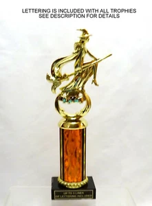 TROFEO DE HALLOWEEN BRUJA EN ESCOBA DISFRAZ DE CALABAZA PREMIO FIESTA... NARANJA - Imagen 1 de 2