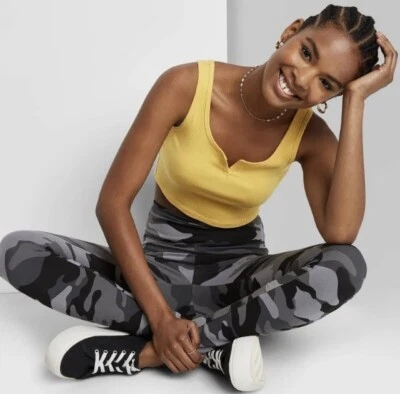 NUEVO CON ETIQUETAS Leggings Wild Fable Para Mujer Cintura Alta Clásicos Estampado Camuflaje Negros/Grises Pequeños Foto 1 de 4