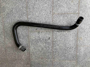 2013–2018 Ram 1500 Kühler-Kühlschlauch-Einlass, OEM-Teilenummer 68571917AA - Picture 1 of 4