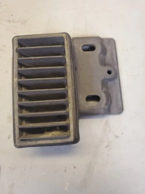 15 - 18 2016 Yamaha YZF R3 regulador de voltaje rectificador montaje placa de refrigeración  Foto 1 de 2