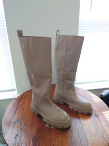 NEW H&M Taupe Faux Leather Chunky Knee High Boots Size US 9 / EUR 40 Color Taupe