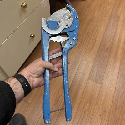 Rare and Hard to Find Klein tools 50501 Ratcheting PVC Cutter 1/2" to 2" - Image 1 of 4