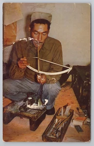 Little Diomede Eskimo Schnitzerei Elfenbein mit Mund Alaska Postkarte - Bild 1 von 2