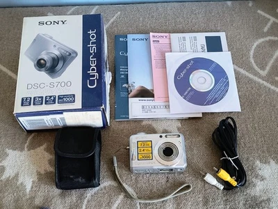 Sony Cyber-shot DSC-S700 7.2MP Digital Camera - Silver Fully Working Great Shape - Image 1 of 4
