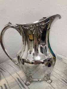 Vintage Community Plate Chatelaine Silver Pitcher Cleaned and Polished 9x7 - Foto 1 di 8