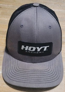 Hoyt Archery Snapback Trucker Hat Gray One Size Adjustable 6 Panel Mesh Back - Picture 1 of 5