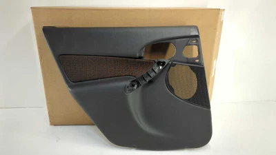 Nuevo panel de moldura de puerta trasera original Ford LH 2002-2004 Focus Sedán negro Mach  Foto 1 de 4