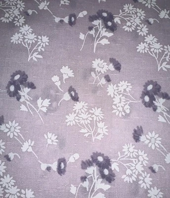 Tela de algodón floral vintage 55x2,7 YDS púrpura blanco margaritas lavanda Bkgd #8844 Foto 1 de 4