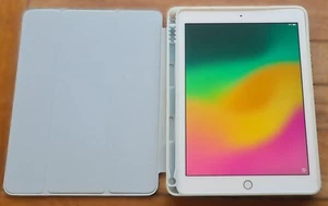 Apple iPad 6th Generation Gold 32GB MRJN2B/A. - Picture 1 of 13