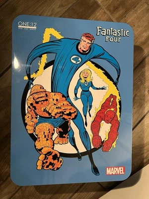 Juego de caja de acero de lujo Mezco Fantastic Four coleccionable escala uno:12 Foto 1 de 4