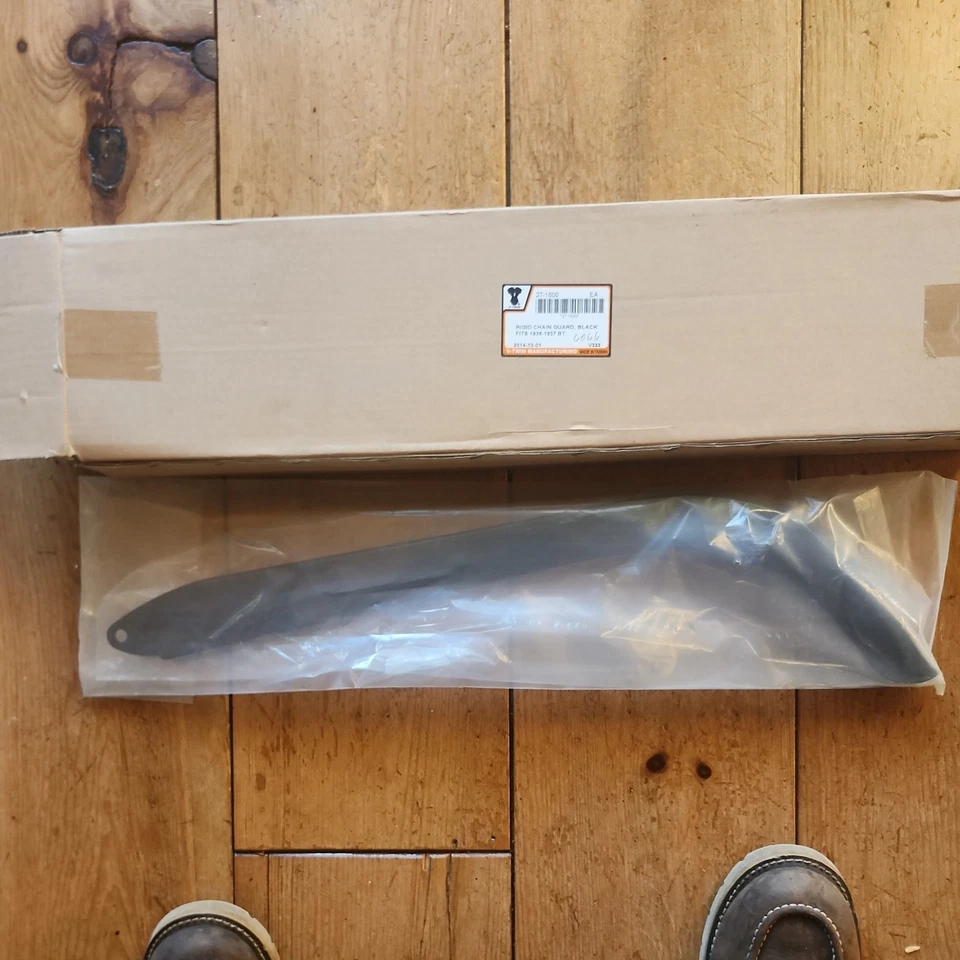 Protector de cadena negro para Harley Davidson de V-Twin Foto 1 de 3