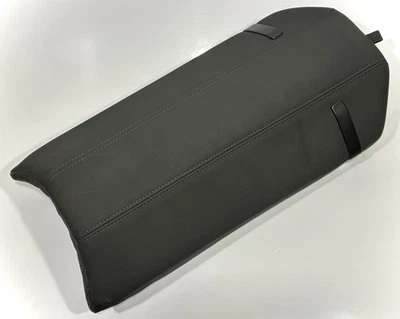 🌟 沃尔沃 C70 2006 - 2010 正品原始设备制造商后座中心控制台黑色扶手 — 第 1/4 张图片
