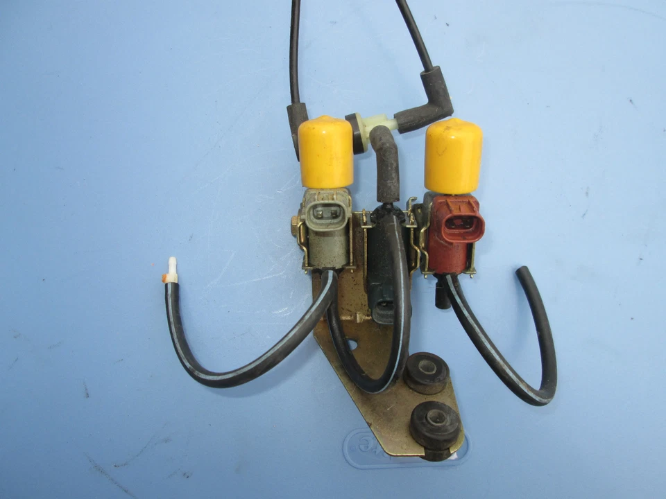 JAGUAR XJ8 XJ8L VANDEN PLAS VACUUM VALVE SOLENOID LJA1530BB 1998-99-00-01-02-03 - Image 1 of 1