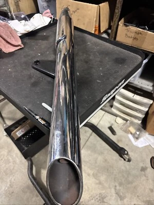 Silenciador de escape Triumph America Speedmaster 900 OEM T2202545 stock derecho Foto 1 de 4