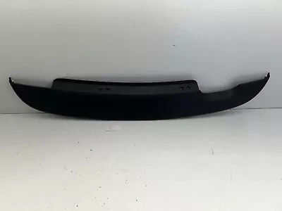 Cubierta difusora de parachoques trasero Volkswagen Golf 2011-2013 OEM. Foto 1 de 4