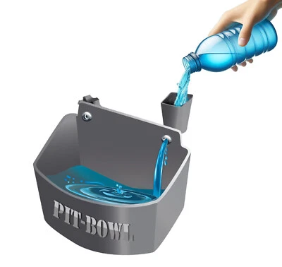 Cuenco de agua para caja DOG con embudo de llenado incorporado de Pit-Bowl ultra duradero 8 tazas Foto 1 de 4