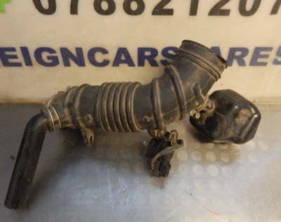 GENUINE 2006-15 TOYOTA ESTIMA, PREVIA, ALPHARD AIR FILTER / CLEANER HOSE - Image 1 of 2