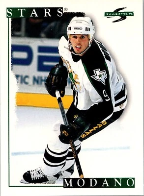 1995-96 Score Hockey - #120 Mike Modano - Image 1 of 2