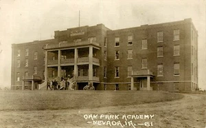 OAK PARK ACADEMY, RPPC, NEVADA, IOWA, VINTAGE POSTKARTE (X132) - Bild 1 von 2