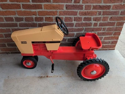 Tractor de pedales Ertl Case 1070 Agri King #2 Foto 1 de 4