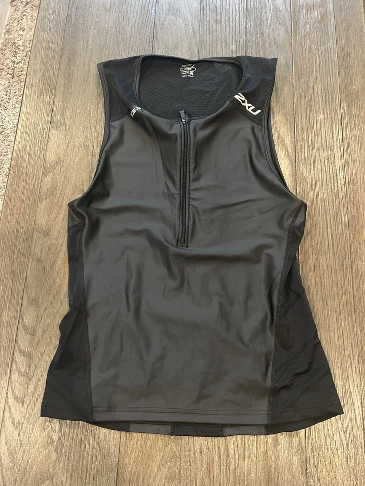 Camiseta feminina triatlo 2XU preta triatlo tri top 2XL - Imagem 1 de 2