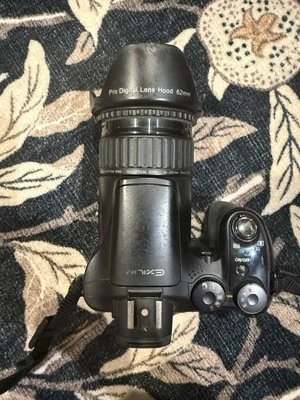 CASIO Digital Camera HIGH SPEED EXILIM PRO EX-F1 Black 6MP Optical 12x 1200fps - Image 1 of 4