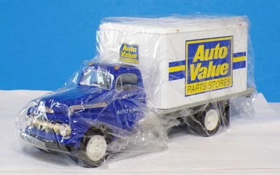 1951 FORD F-6  DIE CAST 1/34th MODEL FIRST GEAR TRUCK WITH THE ORIGINAL BOXS. - Image 1 of 4