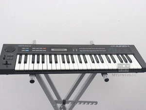 Roland Alpha Juno-1 - 49 przyciskowy syntezator + 1 rok gwarancji - Zdjęcie 1 z 7