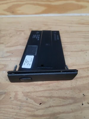 2004-2010 宝马 E60 E61 525I 528I 530I 535I 右前杯架 CUPHOLDER 原始设备制造商 — 第 1/3 张图片