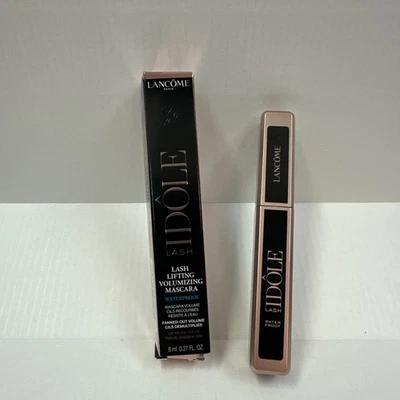 Máscara impermeable Lancome Lash Idole Lifting & Volunizing negra brillante tamaño completo Foto 1 de 4