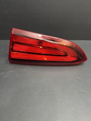 Luz trasera interior derecha Hyundai Santa Fe 2019-20 pasajero derecho 92404-S2000 OEM Foto 1 de 4