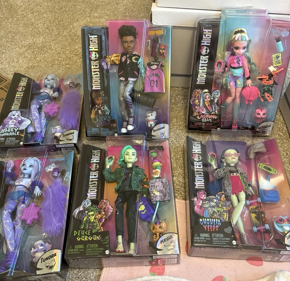 Lot of 6 monster high g3 dolls! abbey ,clawd , ghoulia , lagoona , and duce, NIB - Image 1 of 1