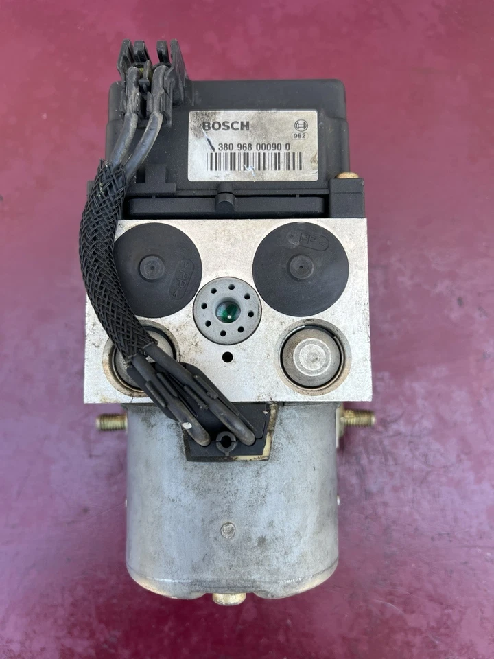 Módulo de bomba de freno ABS de fabricante de equipos originales 1998-2001 Subaru Legacy 2.5 | 27531AC06A Foto 1 de 3