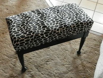 Pine Black Print Vanity Bench    (VB-37) - Image 1 of 4