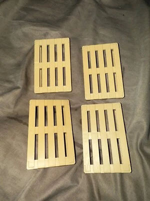 Mercedes-Benz Sprinter UPS Truck de Bruder 2006 juego de cuatro paletas de madera. Foto 1 de 2