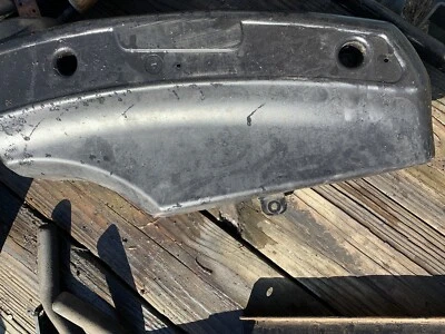 严重零转割草机挡泥板 — 第 1/2 张图片