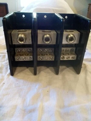  buss power distribution block, 3 pole, 310 Amp, 600 VAC, 350 kcmil to 6 awg,  - Image 1 of 4