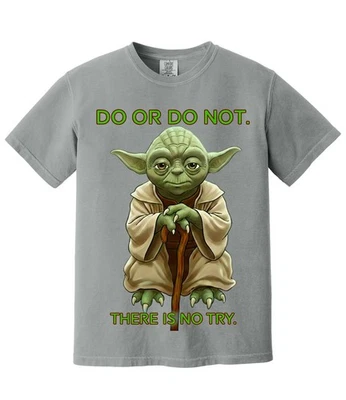 Camiseta Master Yoda Wisdom | Judge Me By My Size Quote | Force Power - Imagem 1 de 4